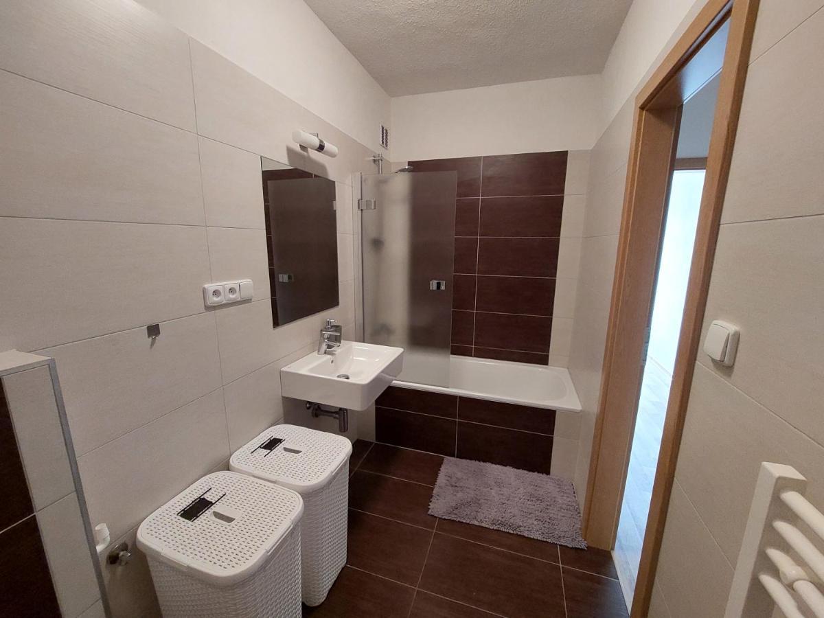 Apartman Vsemina 300 Eksteriør billede